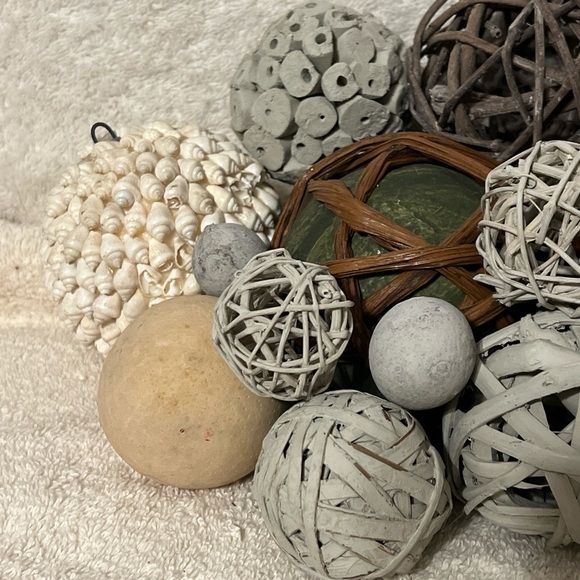 15 Wooden Basketweave Wicker Shell Balls  Farmhouse Decoration - Picture 2 of 4